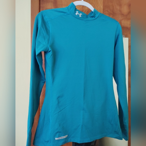 Pair of Under Armour running shirts - Picture 8 of 8